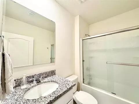 Bath - 3019 Staten Dr, Deltona, FL 32738 photo 4 of 11
