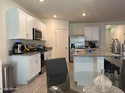 Kitchen - 3019 Staten Dr, Deltona, FL 32738 photo 5 of 5