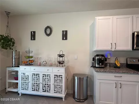 Kitchen - 3019 Staten Dr, Deltona, FL 32738 photo 4 of 5