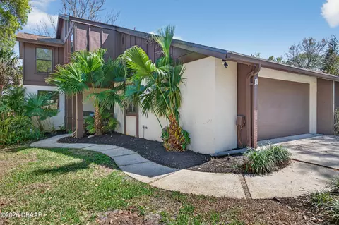 Exterior - 11 Ridge Trl, Ormond Beach, FL 32174 photo 4 of 12