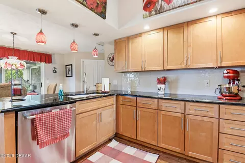 Kitchen - 16 Foxhunter Flt, Ormond Beach, FL 32174 photo 5 of 5