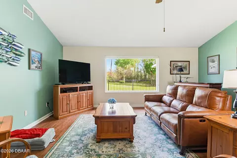 Living - 16 Foxhunter Flt, Ormond Beach, FL 32174 photo 2 of 4