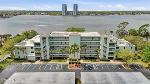 711 N Halifax Ave, Daytona Beach, FL 32118