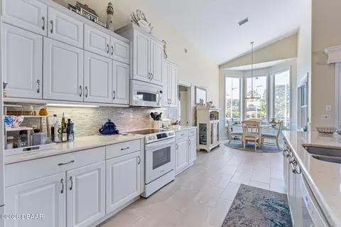 Kitchen - 902 Brookridge Ln, Ormond Beach, FL 32174 photo 6 of 7