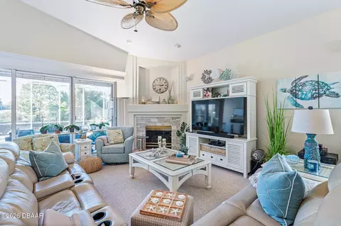 Living - 902 Brookridge Ln, Ormond Beach, FL 32174 photo 2 of 4
