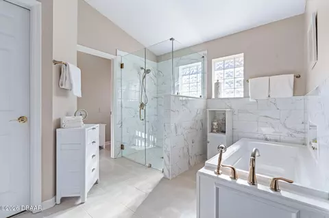 Bath - 902 Brookridge Ln, Ormond Beach, FL 32174 photo 2 of 6