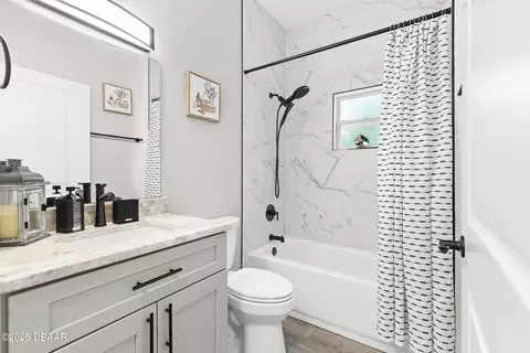 Bath - 1738 Palm Rd, Ormond Beach, FL 32174 photo 4 of 7