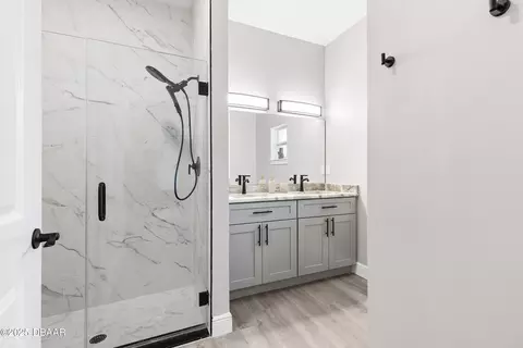 Bath - 1738 Palm Rd, Ormond Beach, FL 32174 photo 1 of 7