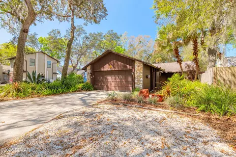 Exterior - 179 Suntree Ct, Ormond Beach, FL 32174 photo 2 of 9