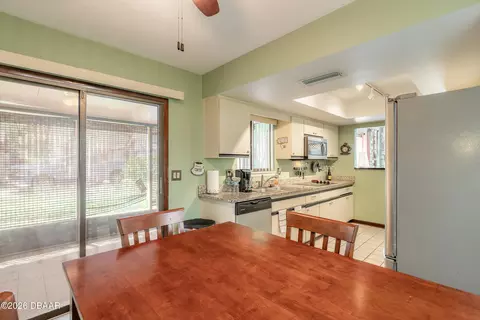 Dining - 179 Suntree Ct, Ormond Beach, FL 32174 photo 4 of 4