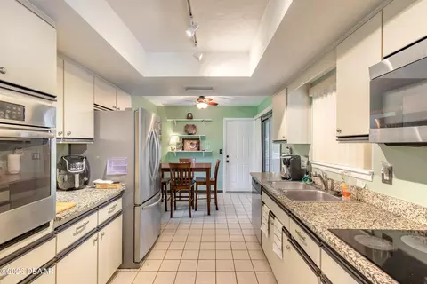 Kitchen - 179 Suntree Ct, Ormond Beach, FL 32174 photo 2 of 3