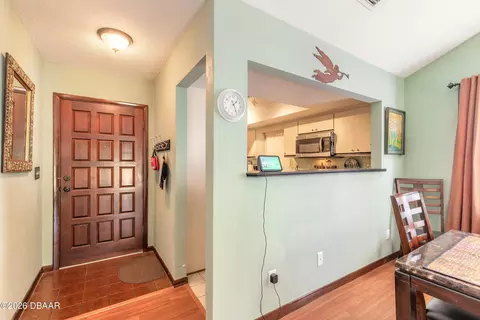 Entry Way - 179 Suntree Ct, Ormond Beach, FL 32174 photo 2 of 2