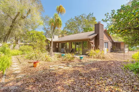 Exterior - 179 Suntree Ct, Ormond Beach, FL 32174 photo 7 of 9