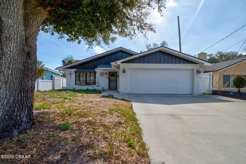 907 Oak St, Daytona Beach, FL 32114