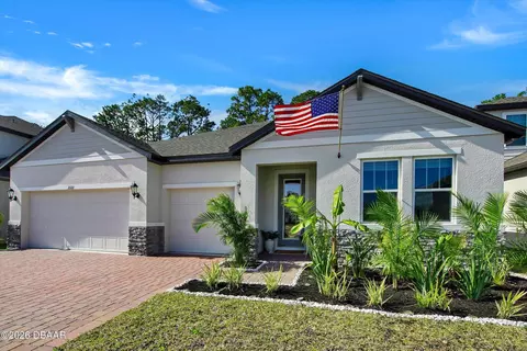 2121 Divot Dr, Daytona Beach, FL 32124