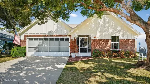 701 Pine Shores Cir, New Smyrna Beach, FL 32168