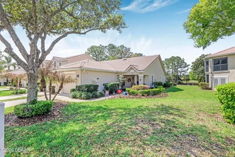 26 Golf Villa Dr, Port Orange, FL 32128