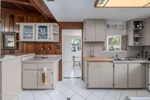 Kitchen - 525 Lowndes Ave, Ormond Beach, FL 32174 photo 3 of 3
