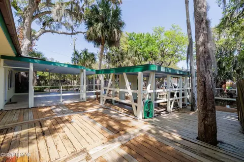 Exterior - 525 Lowndes Ave, Ormond Beach, FL 32174 photo 7 of 11