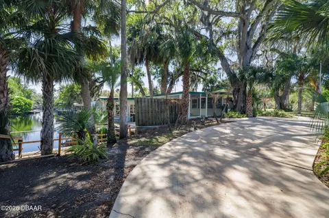 Exterior - 525 Lowndes Ave, Ormond Beach, FL 32174 photo 9 of 11