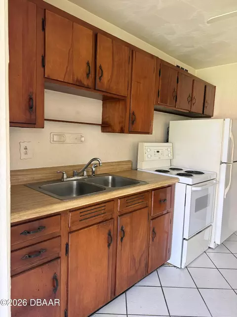 Kitchen - 66 Ocean Shore Dr, Ormond Beach, FL 32176 photo 1 of 2