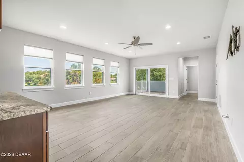Living - 534 Wingspan Dr, Ormond Beach, FL 32174 photo 15 of 17