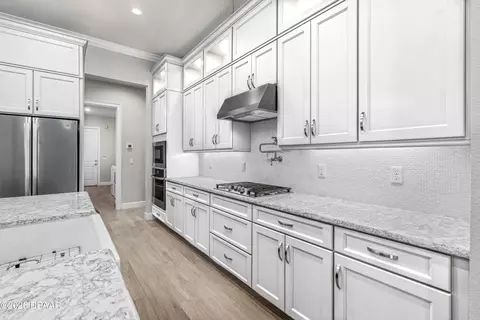 Kitchen - 534 Wingspan Dr, Ormond Beach, FL 32174 photo 6 of 8