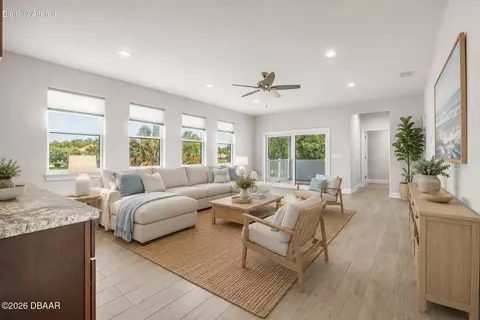 Living - 534 Wingspan Dr, Ormond Beach, FL 32174 photo 14 of 17