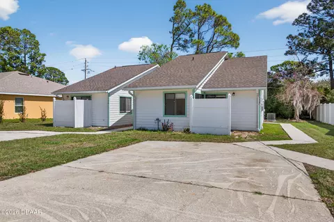 154 Fenimore Ln, Palm Coast, FL 32137