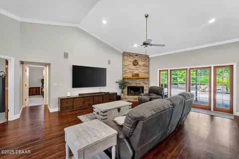 Living - 33 Laurel Ridge Break, Ormond Beach, FL 32174 photo 2 of 3