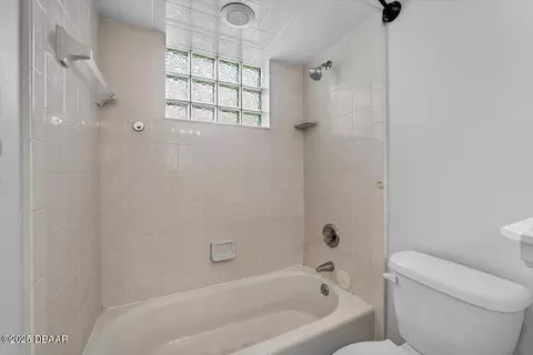 Bath - 33 Laurel Ridge Break, Ormond Beach, FL 32174 photo 6 of 6