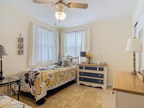 Bedroom - 28 Palm Dr, Ormond Beach, FL 32176 photo 3 of 4