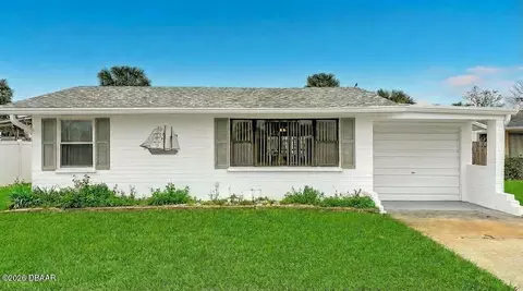 Exterior - 28 Palm Dr, Ormond Beach, FL 32176 photo 1 of 9