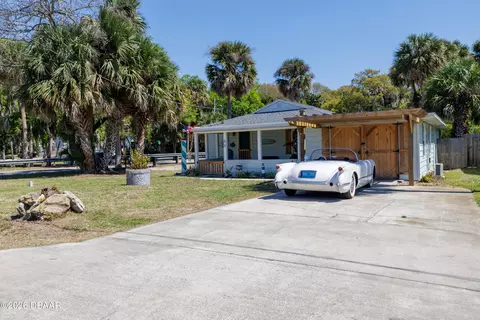 69 E Bayshore Dr, Port Orange, FL 32127