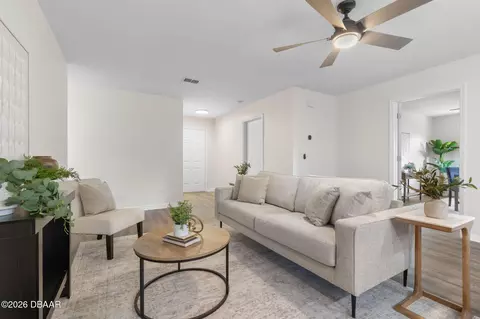 Living - 8 Aston Cir, Ormond Beach, FL 32174 photo 2 of 4