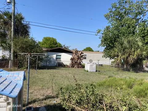 144 Hann St, Oak Hill, FL 32759