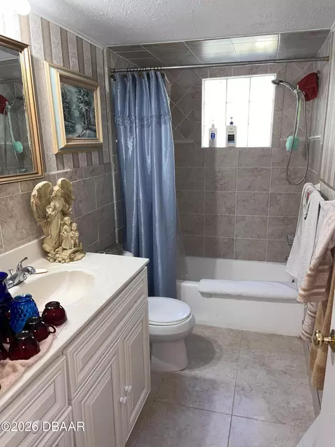 Bath - 203 Grove St, Ormond Beach, FL 32174 photo 3 of 3