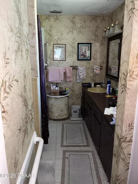 Bath - 203 Grove St, Ormond Beach, FL 32174 photo 1 of 3