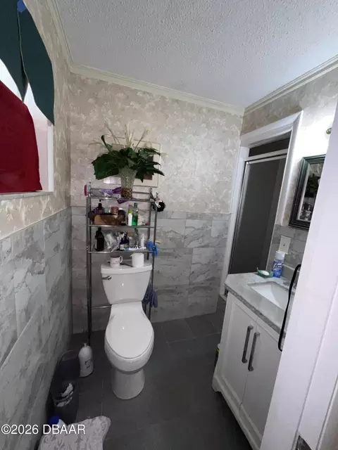 Bath - 203 Grove St, Ormond Beach, FL 32174 photo 2 of 3