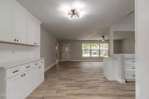 Living - 39 Willis Dr, Ormond Beach, FL 32176 photo 5 of 8