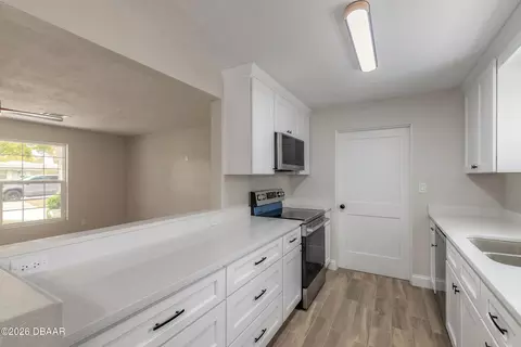 Kitchen - 39 Willis Dr, Ormond Beach, FL 32176 photo 1 of 2