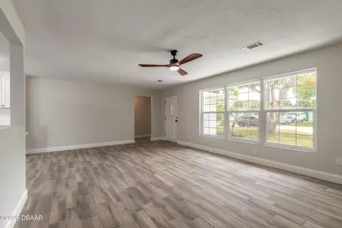 Living - 39 Willis Dr, Ormond Beach, FL 32176 photo 3 of 8