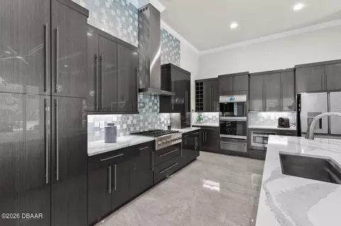Kitchen - 513 Wingspan Dr, Ormond Beach, FL 32174 photo 5 of 9