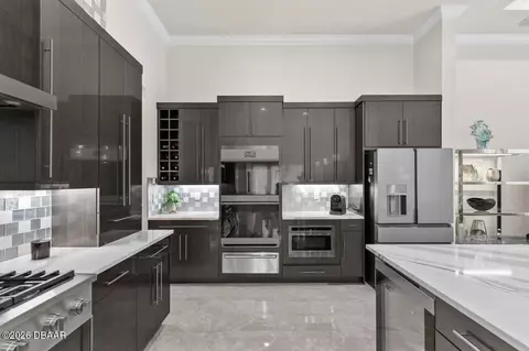 Kitchen - 513 Wingspan Dr, Ormond Beach, FL 32174 photo 4 of 9