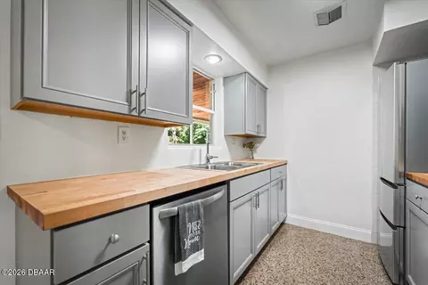 Kitchen - 213 Lynnhurst Dr, Ormond Beach, FL 32176 photo 2 of 4