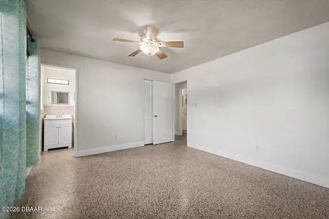 Bedroom - 213 Lynnhurst Dr, Ormond Beach, FL 32176 photo 3 of 4