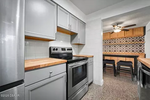 Kitchen - 213 Lynnhurst Dr, Ormond Beach, FL 32176 photo 4 of 4
