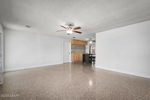 Living - 213 Lynnhurst Dr, Ormond Beach, FL 32176 photo 3 of 6