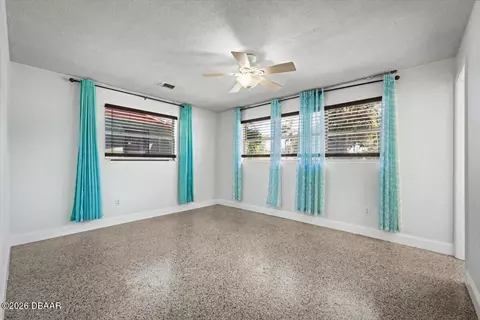 Bedroom - 213 Lynnhurst Dr, Ormond Beach, FL 32176 photo 2 of 4