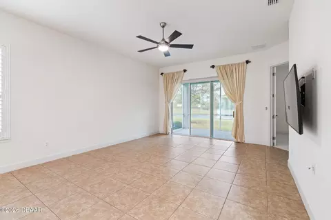 Living - 732 Aldenham Ln, Ormond Beach, FL 32174 photo 4 of 7